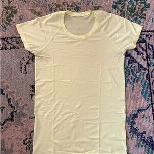 Lululemon Swiftly Tech Short Sleeve - Size 4